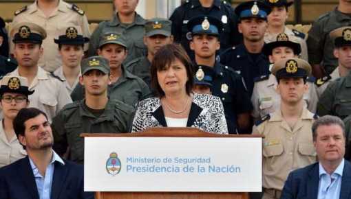 Bullrich denunció a grupos que incitan a saqueos y apuntó a un militante kirchnerista