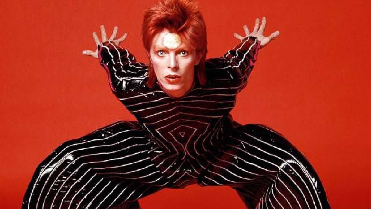 altText(Los 13 videos más geniales de Bowie, que hubiera cumplido 70 años)}