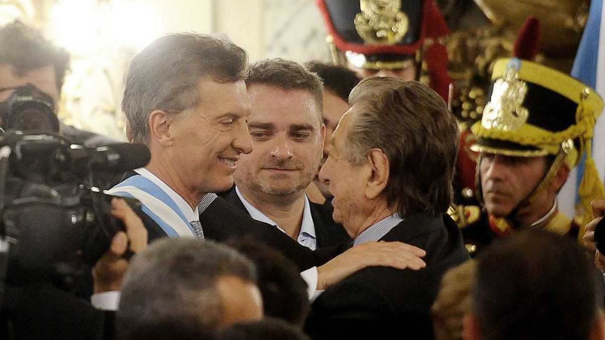 altText(Mega escándalo: Macri le perdonó a su familia más de 70 mil millones por antiguas deudas)}