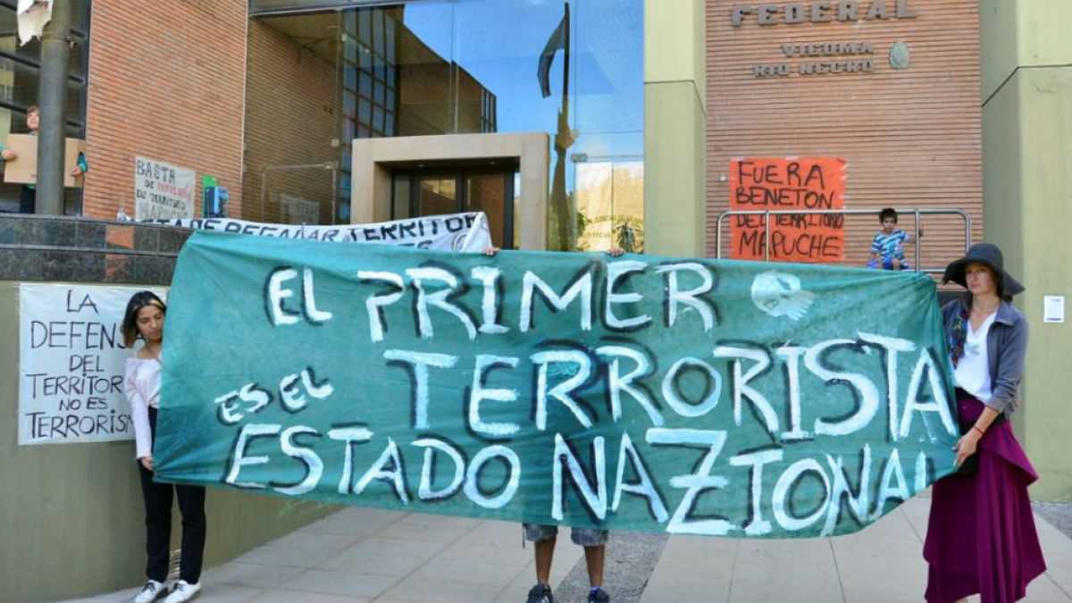 altText(Contra la criminalización del pueblo Mapuche)}