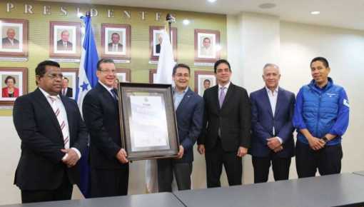 Se oficializó el fraude en Honduras y Hernández fue proclamado para un nuevo mandato
