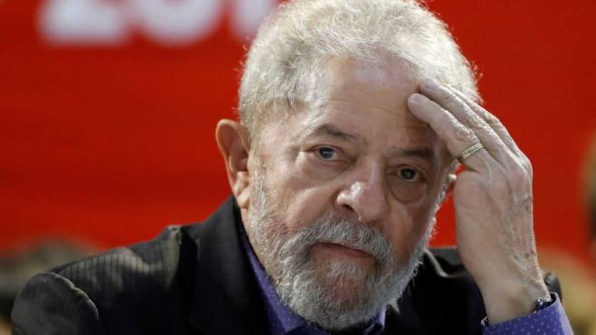 altText(Ordenaron liberar a Lula, pero un juez del Lava Jato mantiene bloqueada su salida de prisión)}