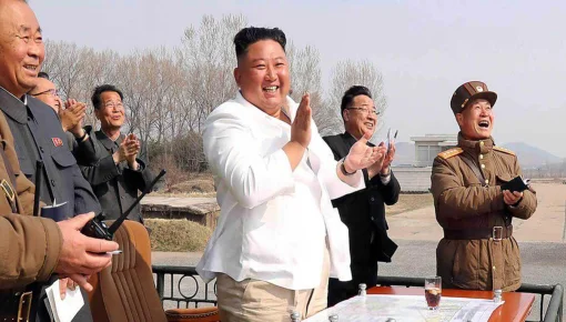 Más vivo que Kim Jong-un: el líder se mostró en público