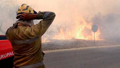 El fuego sigue arrasando en Córdoba: trágica situación en La Cumbre