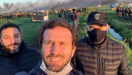 Enojo con los fiscales que se sacaron una selfie antes del desalojo