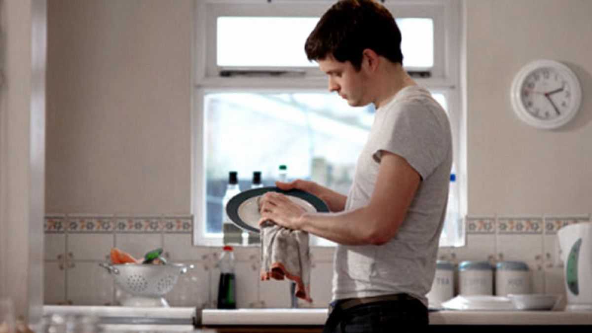altText(Lanzan una campaña para que los varones se hagan cargo de las tareas domésticas)}
