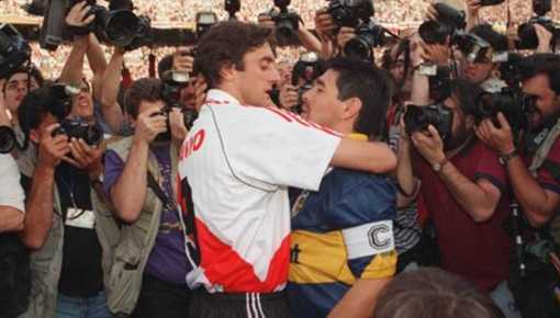 A 25 años del abrazo histórico, Francescoli se acercó a despedir a su amigo