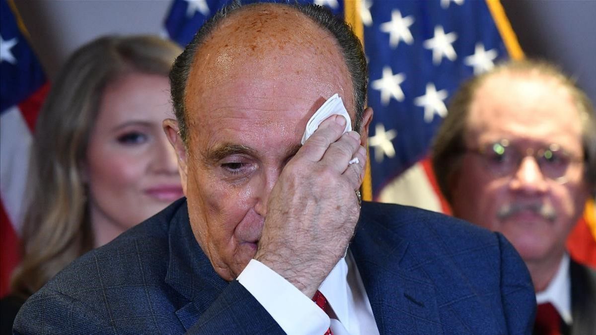 Enloqueció Giuliani: bancó a los violentos y los calificó de 