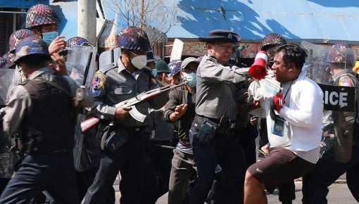 Brutal represión deja diez muertos en una nueva protesta en Myanmar