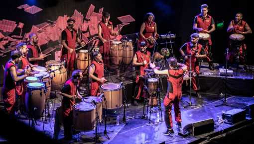 Protocolo + tambores: La Bomba sigue con sus lunes en Konex