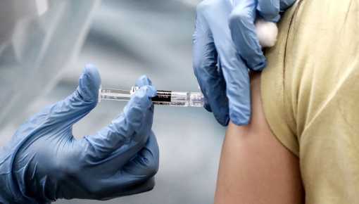 Solo un 0,49% de vacunados con Sinopharm se contagió tras primera dosis