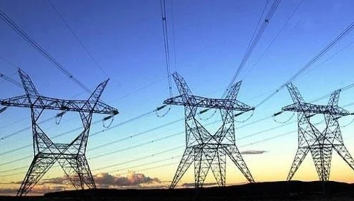 Gobierno bonaerense firma acuerdo para dar electricidad a barrios populares