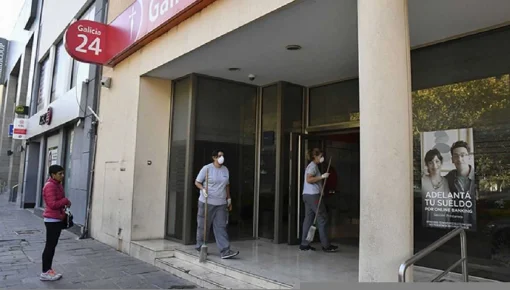 Los bancarios acordaron un sueldo básico de 92 mil pesos