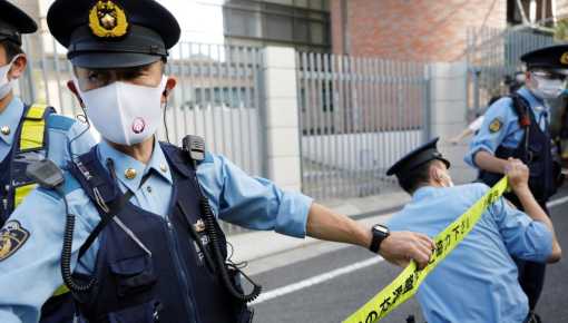 Ataque en Tokio: un hombre hirió a cuchillazos a 10 personas en un tren
