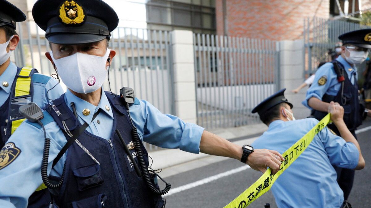 altText(Ataque en Tokio: un hombre hirió a cuchillazos a 10 personas en un tren)}