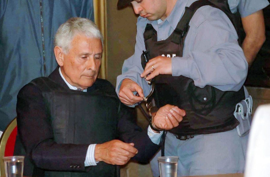  <p>A 15 años de la condena al genocida Etchecolatz</p> 