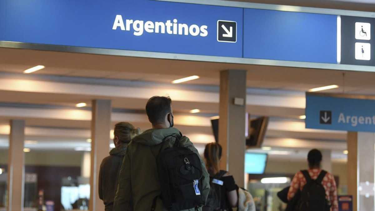 altText(La Unión Europea levantó las restricciones para los viajes desde Argentina)}