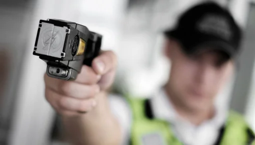 Murió un hombre tras recibir la descarga de una taser en Barcelona