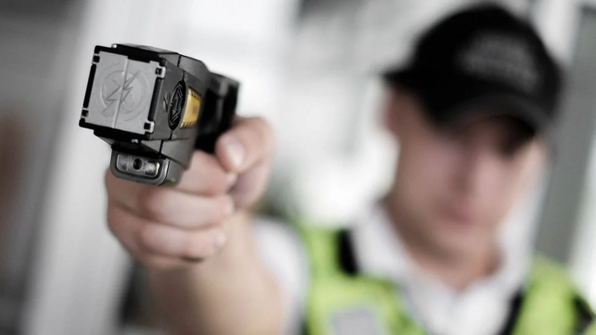 <p>Pistola Taser</p> (Télam)