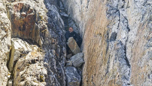 Cayó en una grieta cerca del glaciar: 