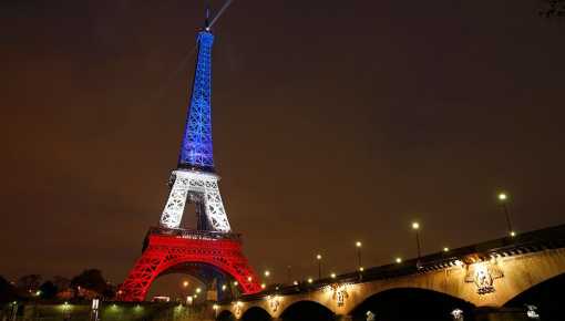 Ciudad sin luz: París anula fuegos artificiales y conciertos de fin de año