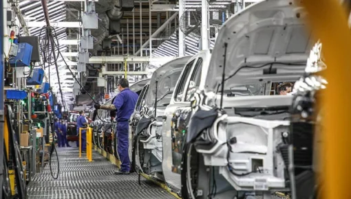 La industria creció 8,2% en noviembre y en dos años creó más de 40.000 empleos