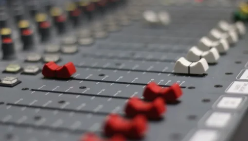 Denuncian un grave caso de transfobia en Radio 10