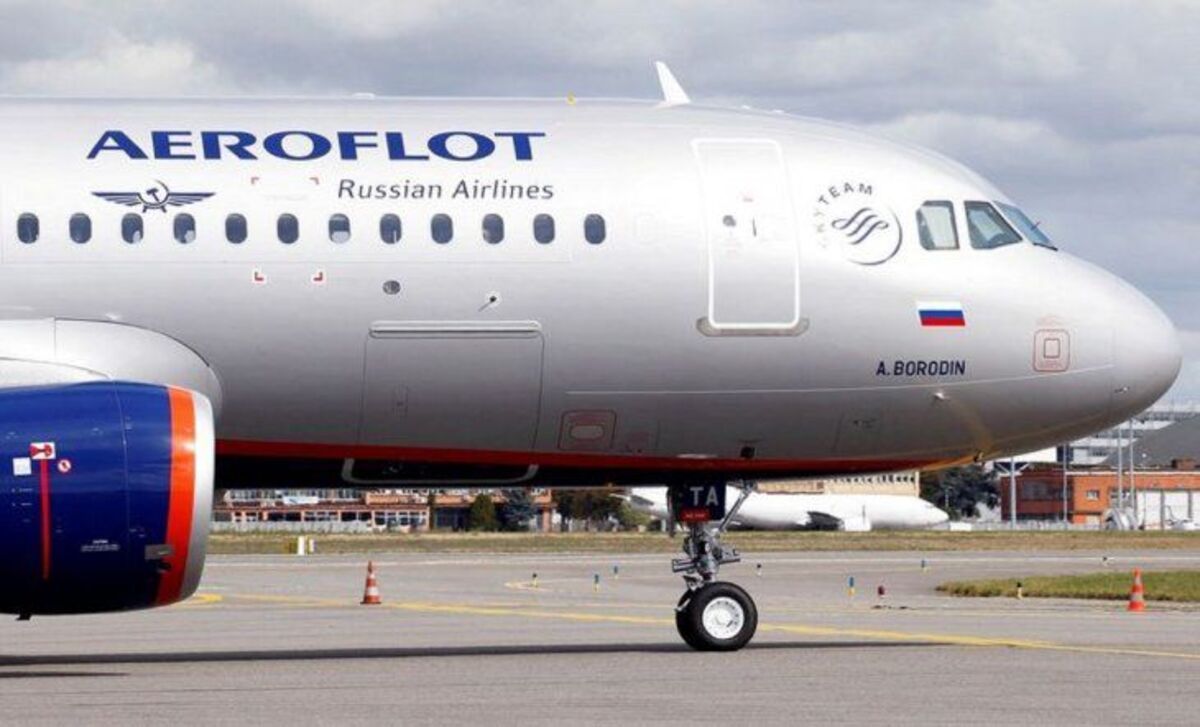 La línea aérea Aeroflot, la más grande Rusia, canceló hoy todos sus vuelos a través de Europa programados a partir del martes.