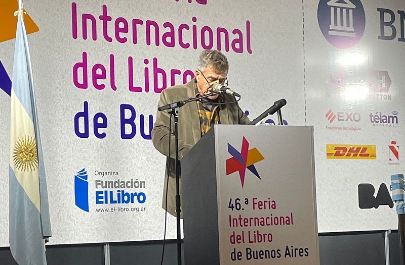 Guillermo Saccomanno en la inauguración de la Feria del Libro (foto: Fundación el Libro)