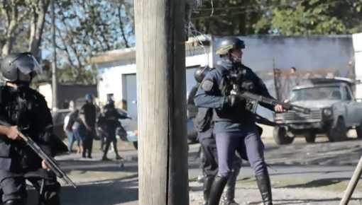 Reprimieron a feriantes en Moreno con balas de goma y gases lacrimógenos