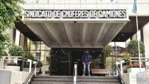 Dictan prisión preventiva a dos dirigentes camioneros 