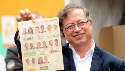 altText(Petro y Hernández van al balotaje tras las elecciones en Colombia)}