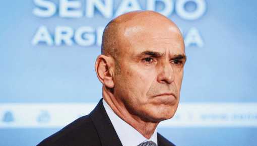 Espionaje ilegal: denuncian que Arribas no volverá en fecha al país