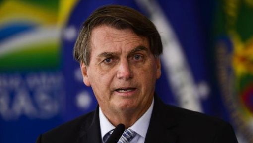altText(Un guiño al mercado: Bolsonaro privatizó a la gigante eléctrica Eletrobras)}