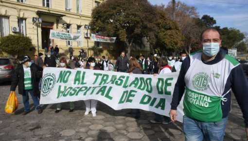 Trabajadorxs del Moyano en alerta por el posible traslado y cierre de servicios