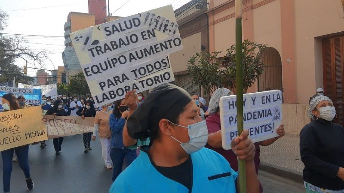 altText(Jujuy: trabajadores de la salud protestan por salarios y denuncian aprietes)}