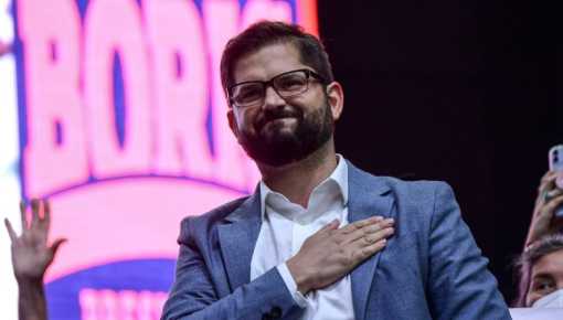 Boric lanza un programa de salud pública gratuita para la clase media en Chile