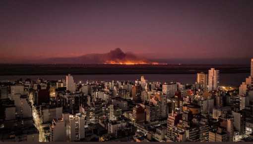 Vigilia y acampe por las quemas en las islas del Paraná y Ley de Humedales