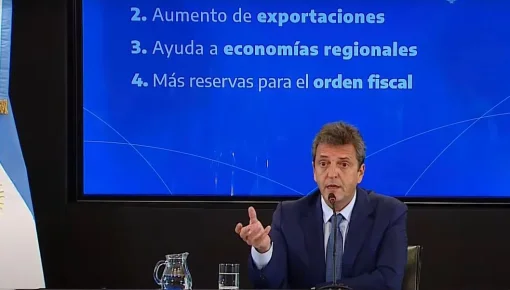 Mimando al campo que envenena: Massa anunció un dólar a 200 pesos