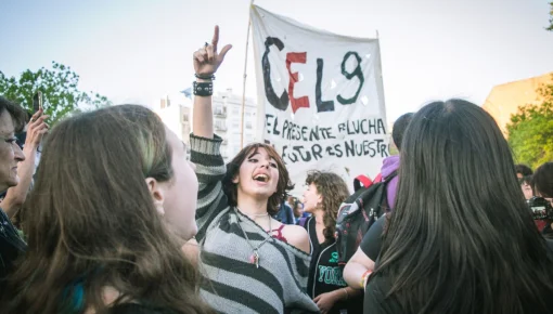 Estudiantes y docentes marcharon para que escuchen Larreta y Acuña 