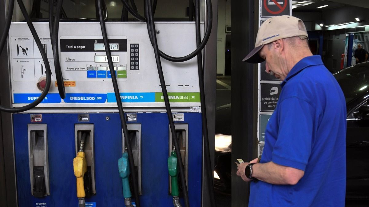 A partir de este mes los combustibles aumentan hasta un 4%