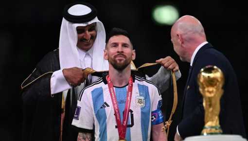 Locura mundialista: ofrecen un millón de dólares a Messi por el bisht
