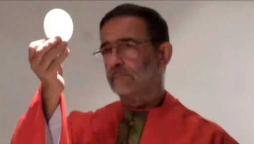 Condenan a 12 años de prisión al sacerdote Pascual por violación
