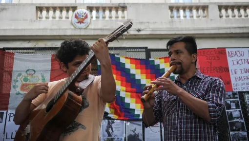 Centrales sindicales se movilizan en solidaridad con el pueblo peruano