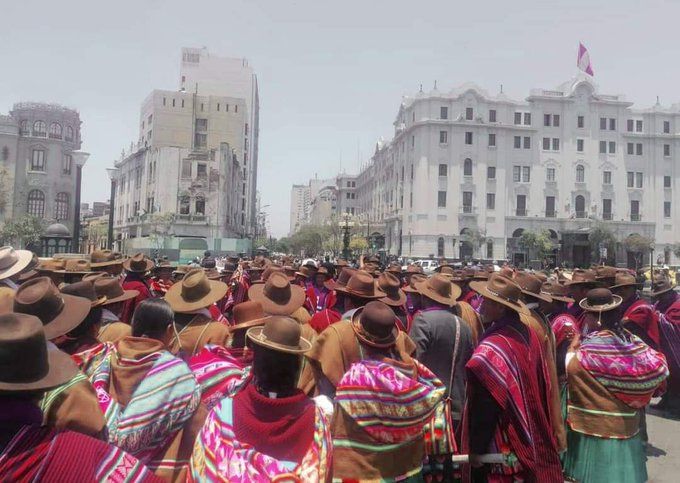 El pueblo aymara se trasladó a la capital de Perú para hacer oír sus reclamos.