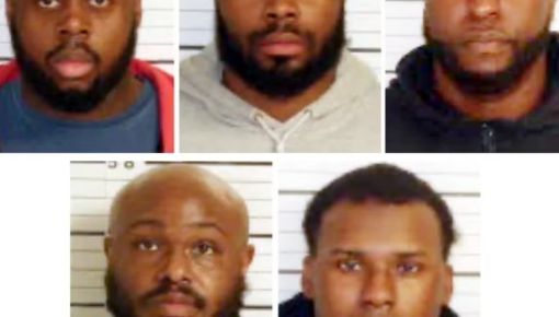 altText(Estados Unidos: 5 policías detenidos tras la muerte de un afroamericano)}