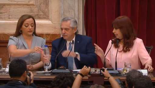 Caras y gestos: 11 fotos distintas de la Asamblea Legislativa