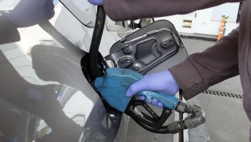YPF aumenta un 3,8% la nafta y el gasoil