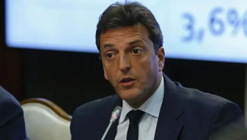 Horas desesperadas: Massa y una serie de medidas para frenar la debacle