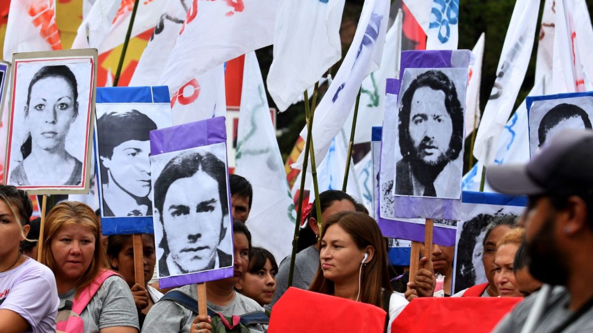 Aniversario del golpe: miles de personas marcharon en La Plata